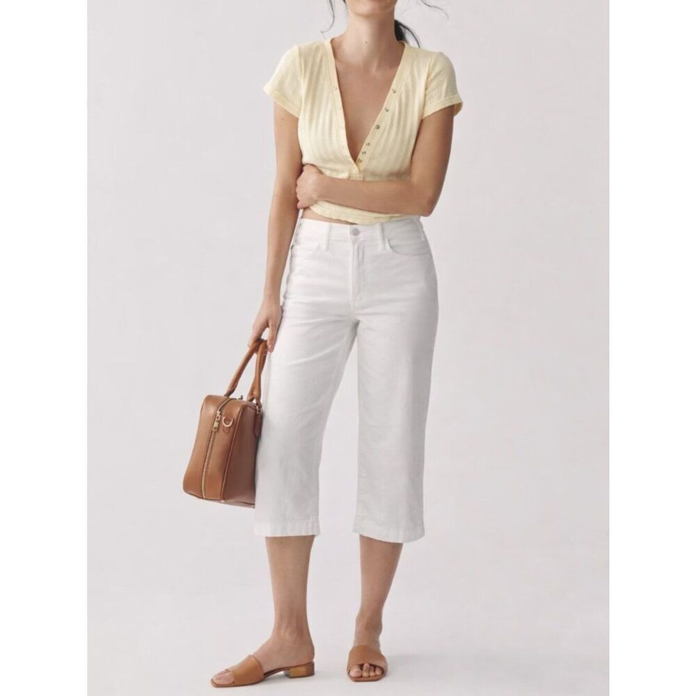 St. John's Bay White Capri Pants Women’s Size 12 Cotton Stretch Casual Summer